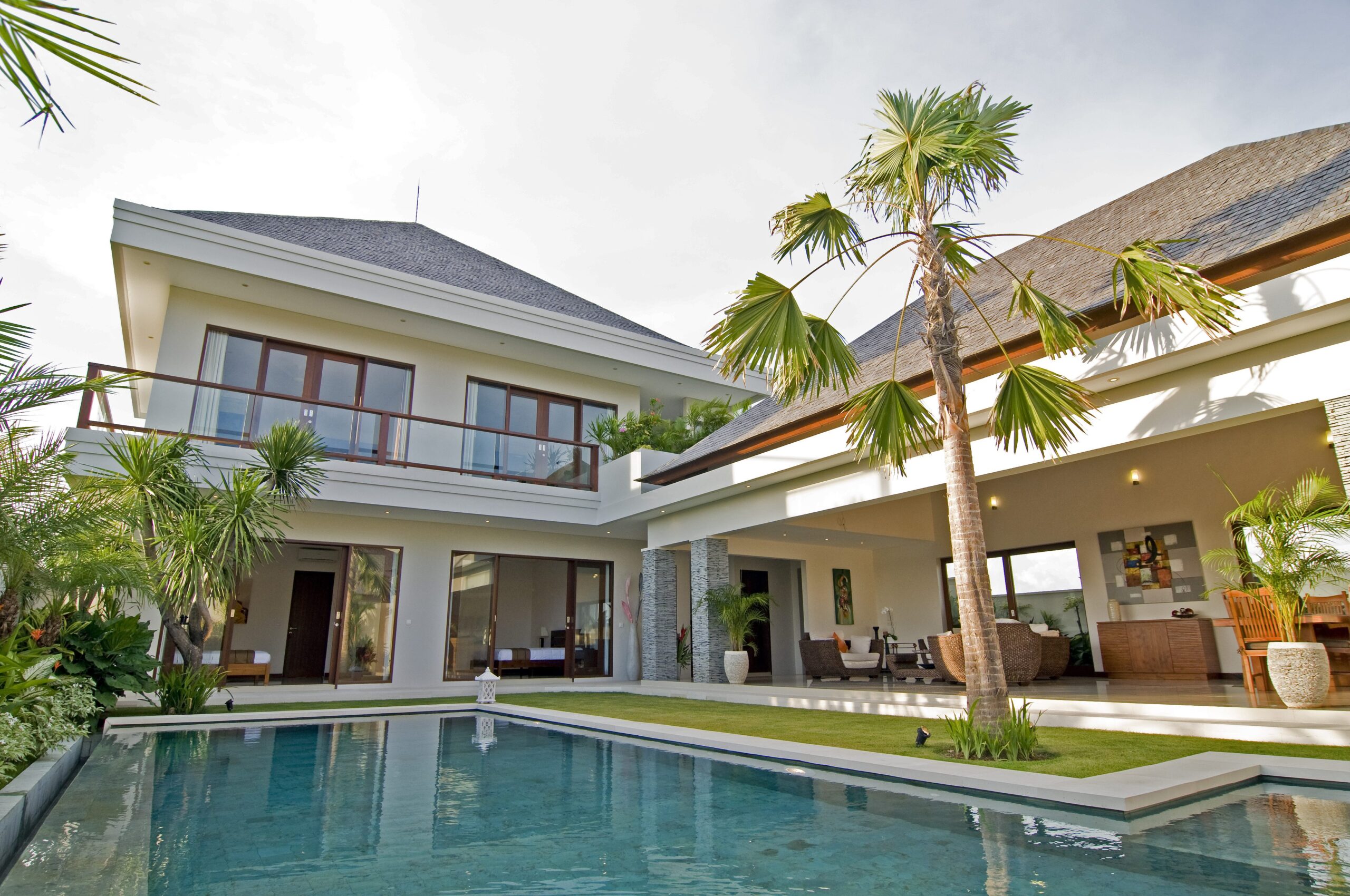 MODERN VILLA 5 BEDROOM FOR SALE FREEHOLD IN CANGGU BE-259 